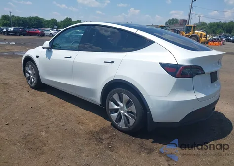 2022 Tesla Model Y Long Range Dual Motor All-Wheel Drive from USA, damaged, VIN 7SAYGAEE3NF517569